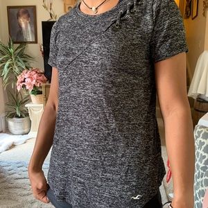 black hollister t-shirt